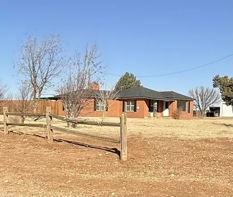 2550 Holland Rd, Levelland, TX 79336
