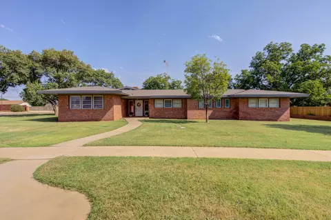 1301 E Tate St, Brownfield, TX 79316