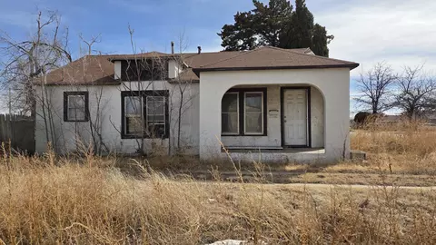 800 S 10th St, Slaton, TX 79364