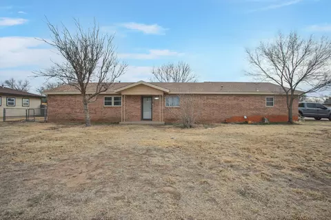 602 Duggan Ave, Anton, TX 79313