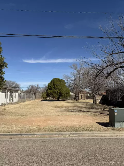 1916 18th St, Lubbock, TX 79401