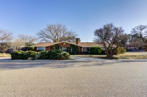 509 18th St, Seagraves, TX 79359