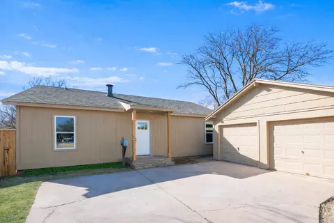 9106 Akron Ave, Lubbock, TX 79423