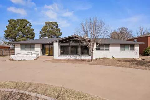 507 Clubview Dr, Levelland, TX 79336