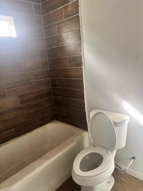 Bath - 312 E 34th St, Lubbock, TX 79404 photo 3 of 3