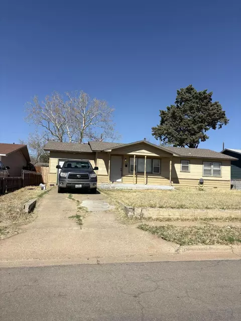 2216 39th St, Lubbock, TX 79412