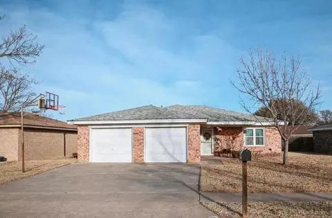 8411 Geneva Ave, Lubbock, TX 79423