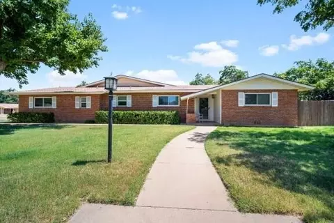 1720 Canyon St, Plainview, TX 79072