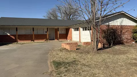 2010 52nd St, Lubbock, TX 79412