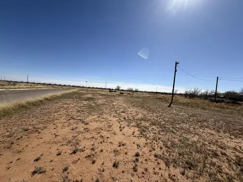 8602 8th St, Lubbock, TX 79416