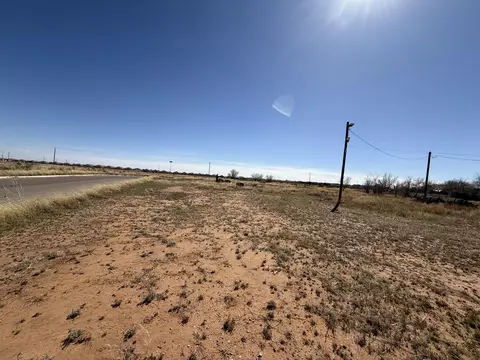 8602 8th St, Lubbock, TX 79416