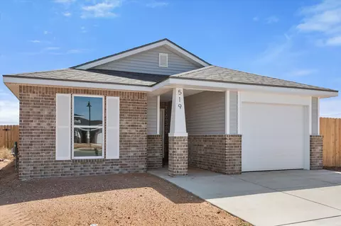 519 E 24th St, Wolfforth, TX 79382