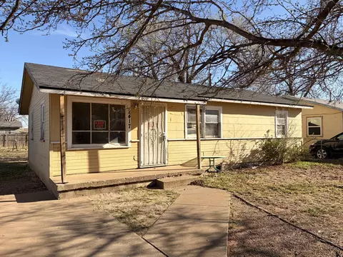 2417 E 29th St, Lubbock, TX 79404