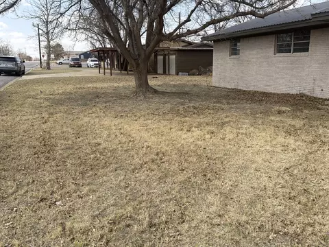 Exterior - 307 E 5th St, Sundown, TX 79372 photo 4 of 5