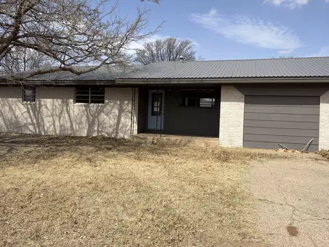 Exterior - 307 E 5th St, Sundown, TX 79372 photo 5 of 5