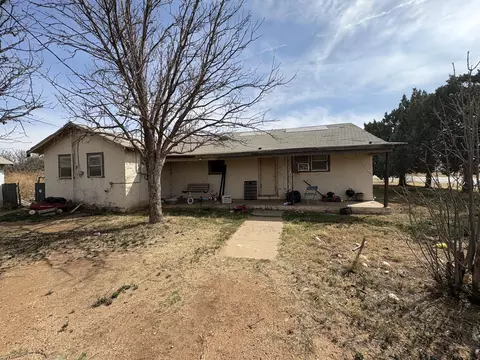 102 4th St, Whitharral, TX 79380