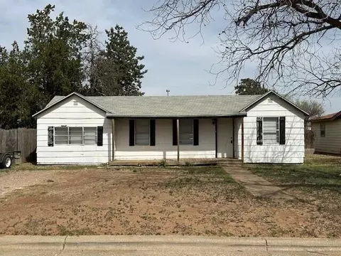 504 81st St, Lubbock, TX 79404