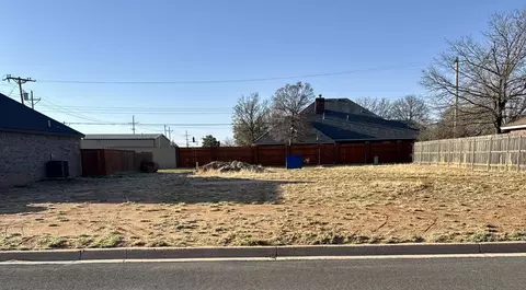 1303 Peoria St, Slaton, TX 79364
