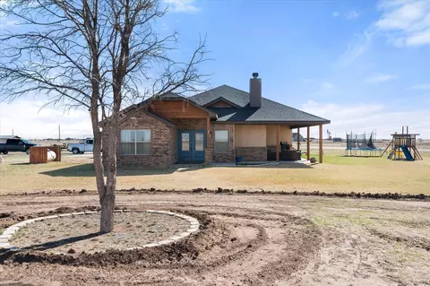 3263 Quail Rd, Lubbock, TX 79407