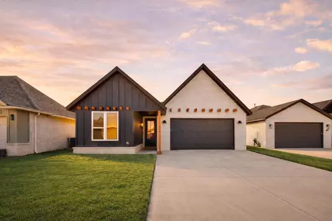 1019 N Grover Ave, Lubbock, TX 79416