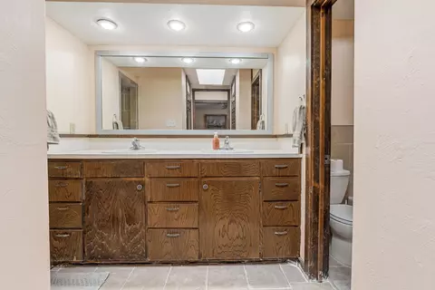 Bath - 3807 68th St, Lubbock, TX 79413 photo 2 of 5