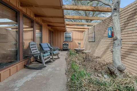 Exterior - 3807 68th St, Lubbock, TX 79413 photo 4 of 5