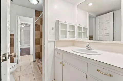 Bath - 3807 68th St, Lubbock, TX 79413 photo 5 of 5
