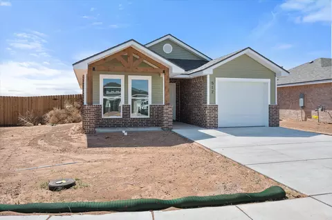 517 E 24th St, Wolfforth, TX 79382