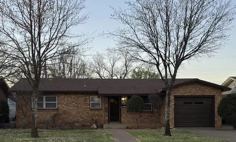 809 N 21st St, Lamesa, TX 79331