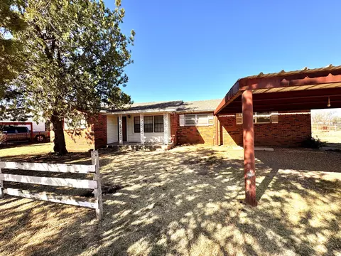2911 Faulkner St, Plainview, TX 79072