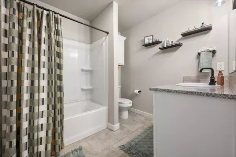 Bath - 1902 137th St, Lubbock, TX 79423 photo 2 of 2