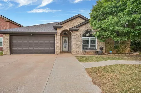 611 N 7th St, Wolfforth, TX 79382