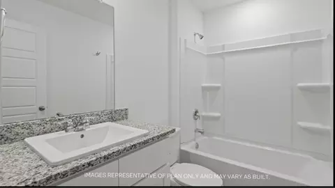 Bath - 2318 150th Pl, Lubbock, TX 79423 photo 2 of 2