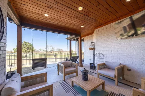 Exterior - 1211 Private Road 1260, Lubbock, TX 79416 photo 5 of 7