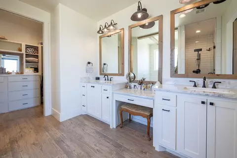 Bath - 1211 Private Road 1260, Lubbock, TX 79416 photo 2 of 8