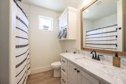 Bath - 1211 Private Road 1260, Lubbock, TX 79416 photo 6 of 8