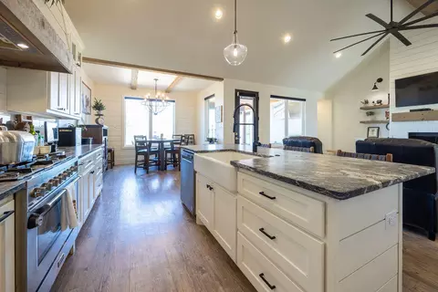 Kitchen - 1211 Private Road 1260, Lubbock, TX 79416 photo 3 of 6