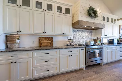 Kitchen - 1211 Private Road 1260, Lubbock, TX 79416 photo 4 of 6