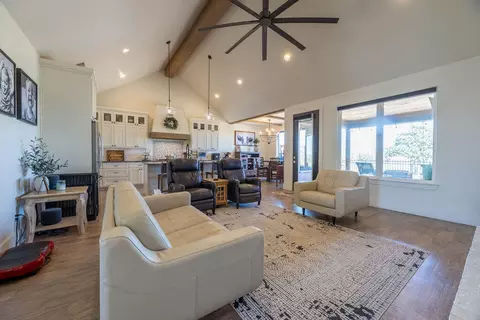 Living - 1211 Private Road 1260, Lubbock, TX 79416 photo 4 of 4
