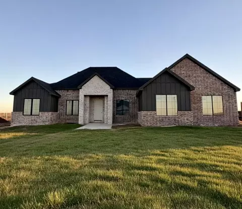 1154 E Hayes St, New Home, TX 79383