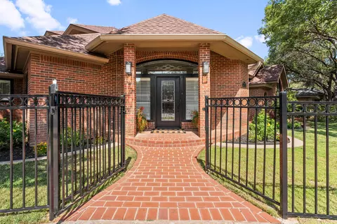 9306 Nashville Ave, Lubbock, TX 79423