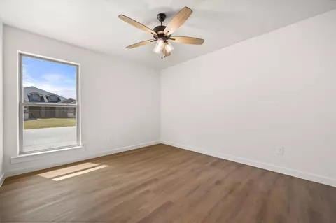 Bedroom - 12010 Iola Dr, Lubbock, TX 79424 photo 4 of 6