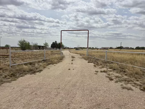 County Road 220i, Denver City, TX 79323
