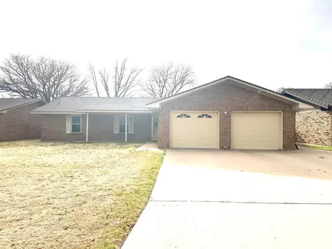 1313 Jefferson St, Plainview, TX 79072