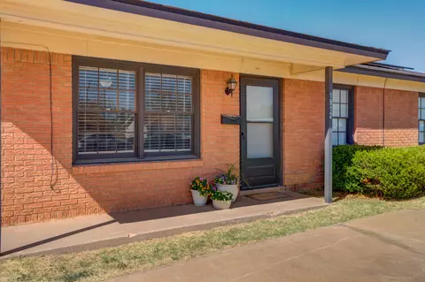 1912 69th St, Lubbock, TX 79412
