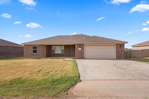 222 E 7th St, Idalou, TX 79329