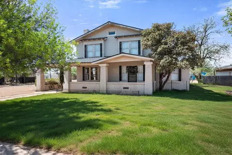 2001 N Main St, Tahoka, TX 79373