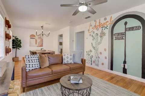 2704 32nd St, Lubbock, TX 79410