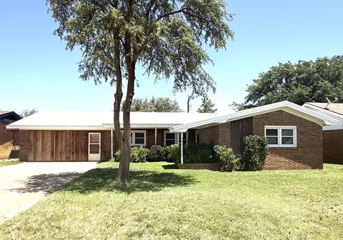 1380 W Lynn St, Slaton, TX 79364