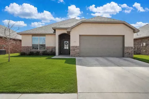 819 N 3rd St, Wolfforth, TX 79382
